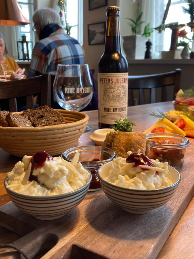 Restaurant Saelhunden Panzió Ribe Kültér fotó